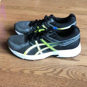 Men’s Asics Running Shoe with Gel Cushioning NWT
